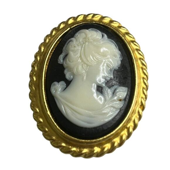 Carolee Jewelry - Vintage signed Carolee Cameo Pin Brooch Gold Tone Contemporary Style